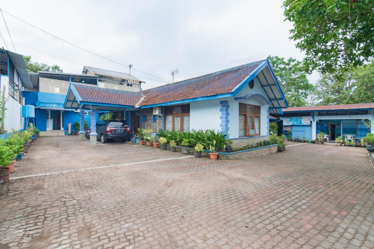 Reddoorz Syariah At Jl Pangeran Hidayatullah Cianjur Hotell Exteriör bild